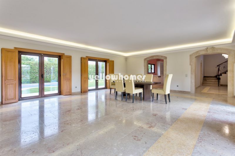 Moradia tradicional e deslumbrante V5 com piscina em Vilamoura